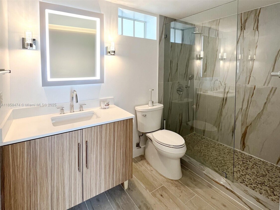 Foto principal - 7266 SW 88th St