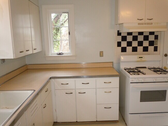 Building Photo - 2241 N Harrison St