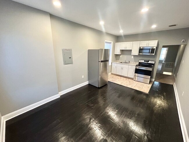 Photo - 27 N 58th St Apartment