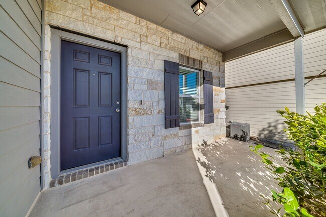 Building Photo - 3-BEDROOM HOME IN CROSSING AT WINDCREST