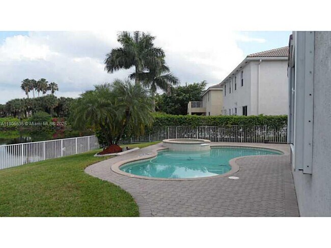 Building Photo - 2101 SW 176th Ave