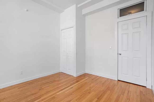 Building Photo - 102 Fulton St