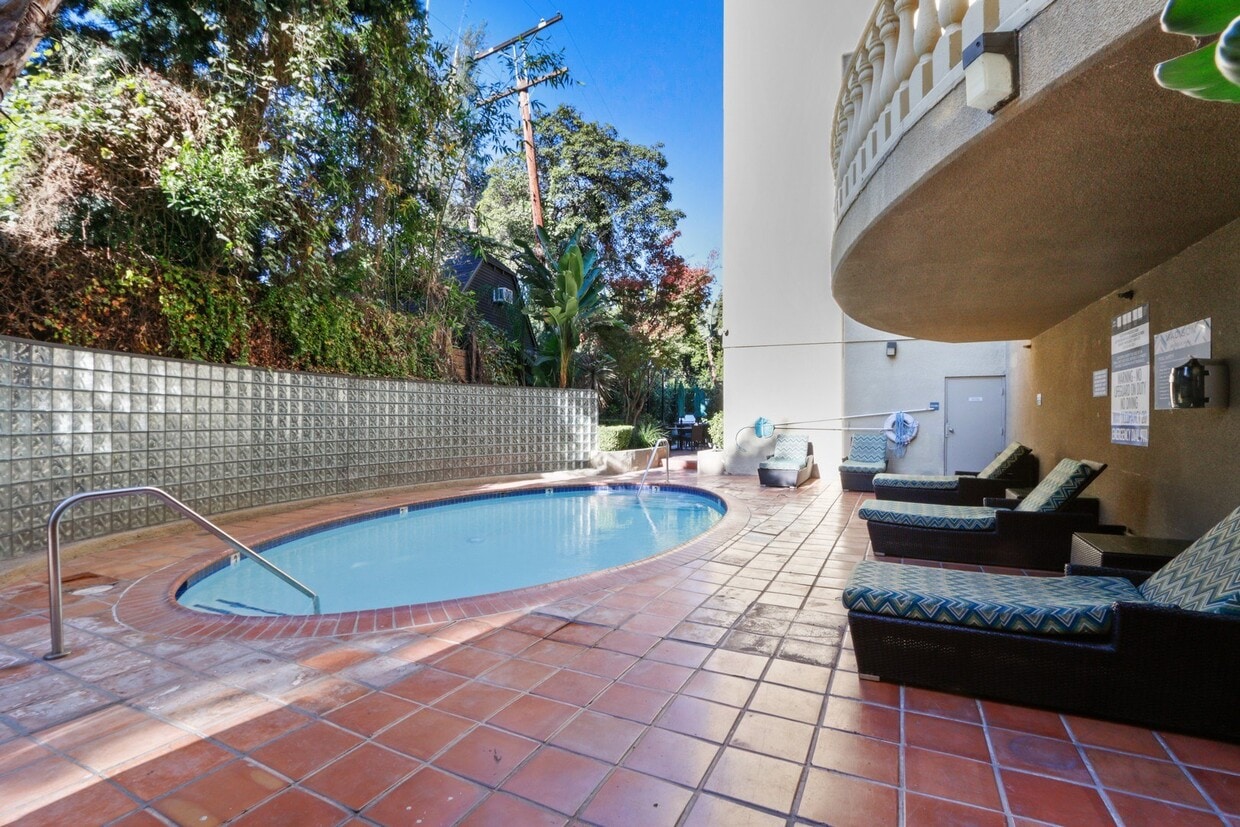 Madison Hancock Park Apartments in Los Angeles, CA Westside Rentals