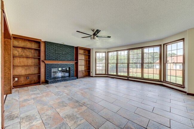 Building Photo - 15509 Debridge Way