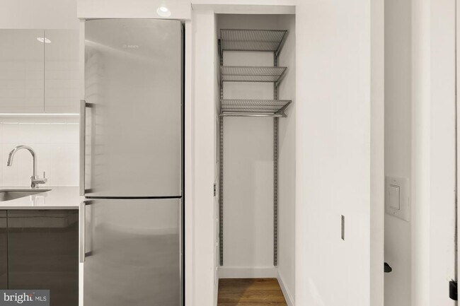 Foto del edificio - 57 N St NW