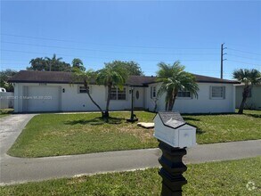 Building Photo - 17035 SW 107th Ct