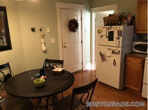 Building Photo - 55 Park Dr