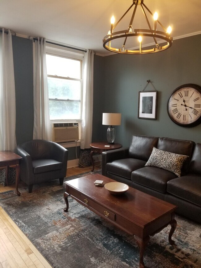 Foto del edificio - 47 W Main St