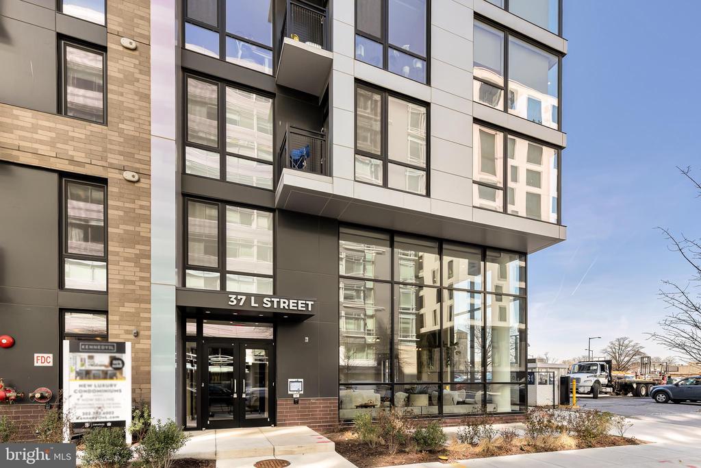 Foto principal - 37 L St SE