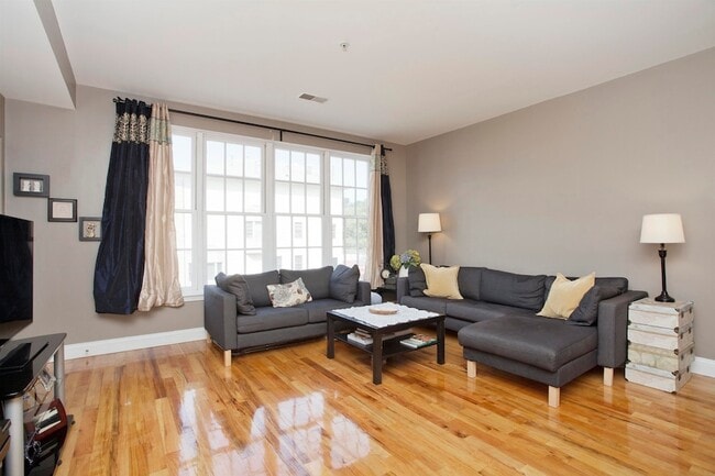 Photo - 400 9th St Apartment