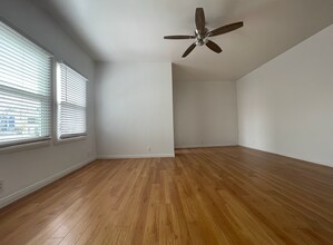 Building Photo - 5138 Melrose Ave