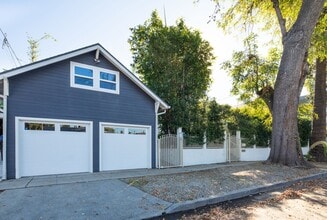 Building Photo - 1606 Myra Ave