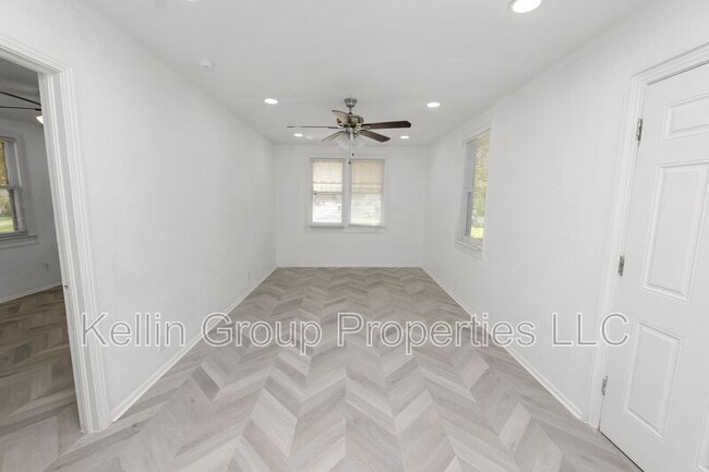 Building Photo - 730 E Hanlon St