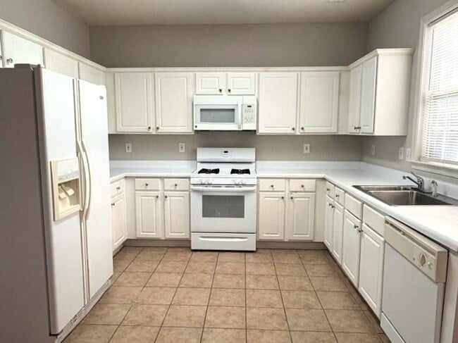 Building Photo - 2508 Davenham Ln