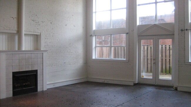 Living Area - 505 S Main St