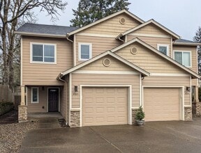 Building Photo - 407-409 Madrona Ave SE