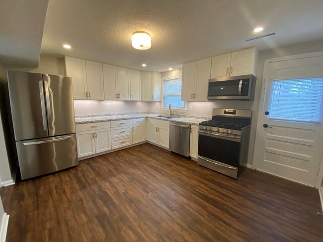 Foto del edificio - 128 Cheryl Ln