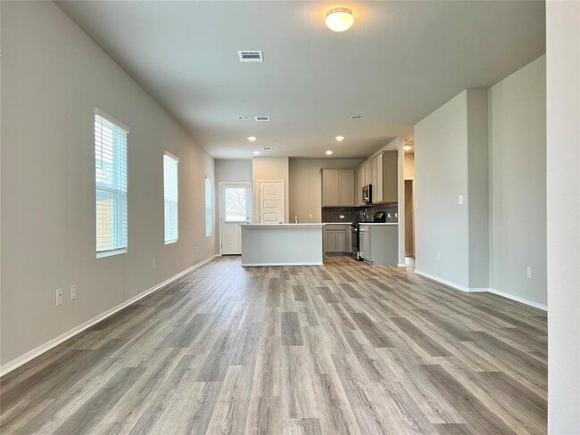 Building Photo - 13 Bent Trl Ln