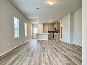 Building Photo - 13 Bent Trl Ln