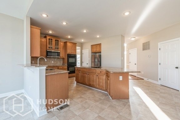 Building Photo - 632 Corbit Dr