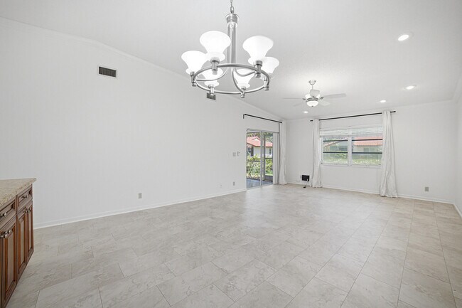 Building Photo - 6070 Sunny Manor Ct