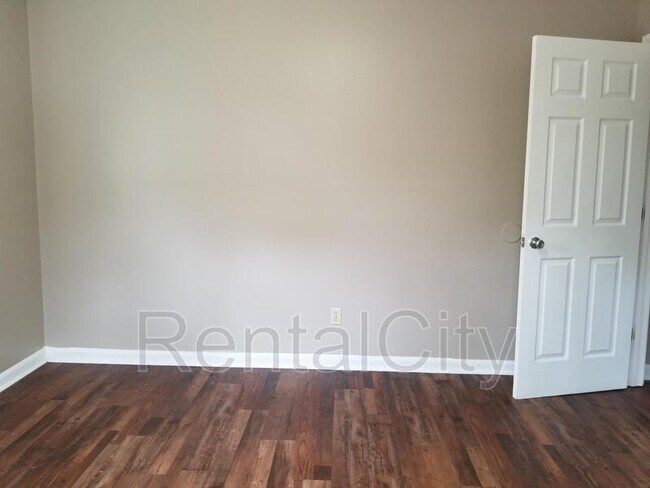 Building Photo - 9 Redleaf Pl
