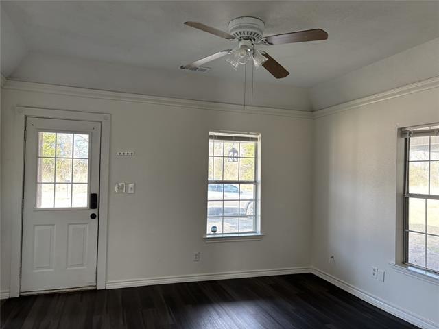 Foto del edificio - 610 SE Front St