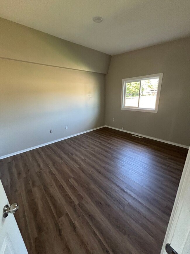 Foto del edificio - Great 4 bedroom Duplex