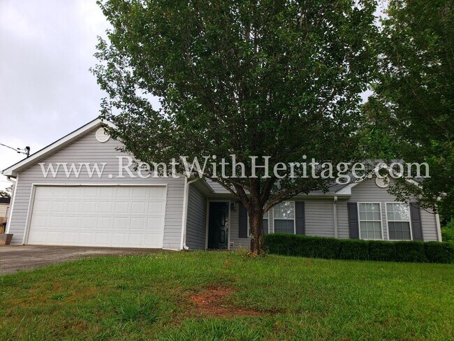 Building Photo - AMAZING.....STEPLESS RANCH/ GORGEOUS/  UPG...
