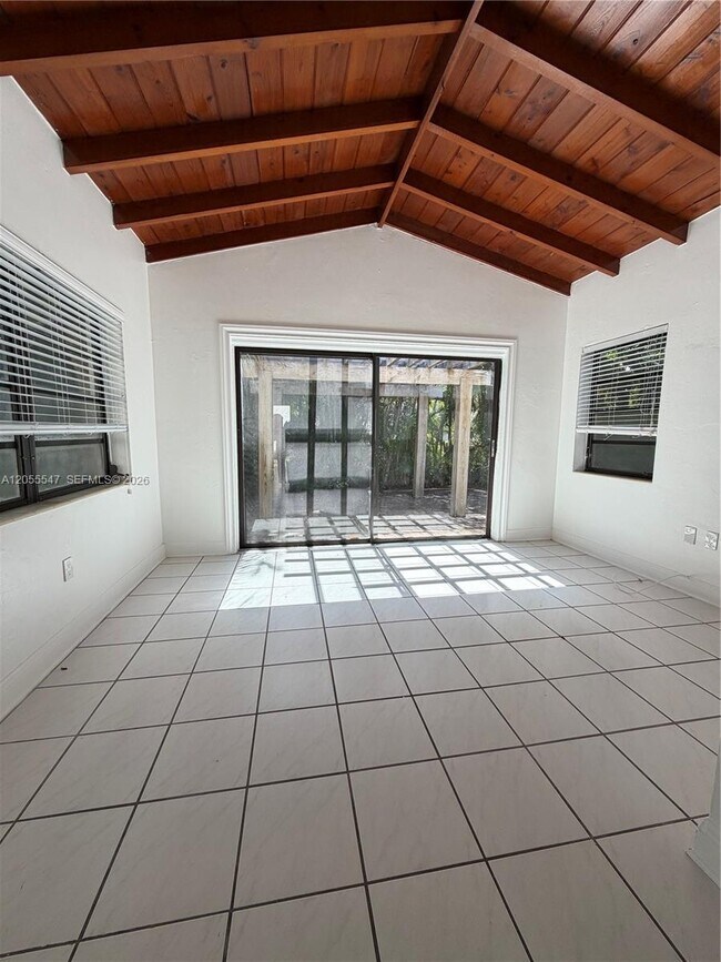 Building Photo - 828 Lorca St