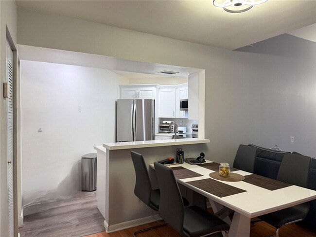 Photo - 9725 Fontainebleau Blvd Apartment