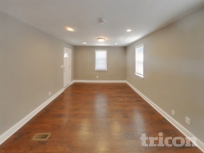 Building Photo - 3017 Lavender Ave
