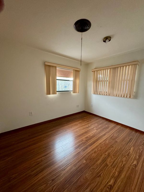 Foto del edificio - 611 NW Whitfield Way