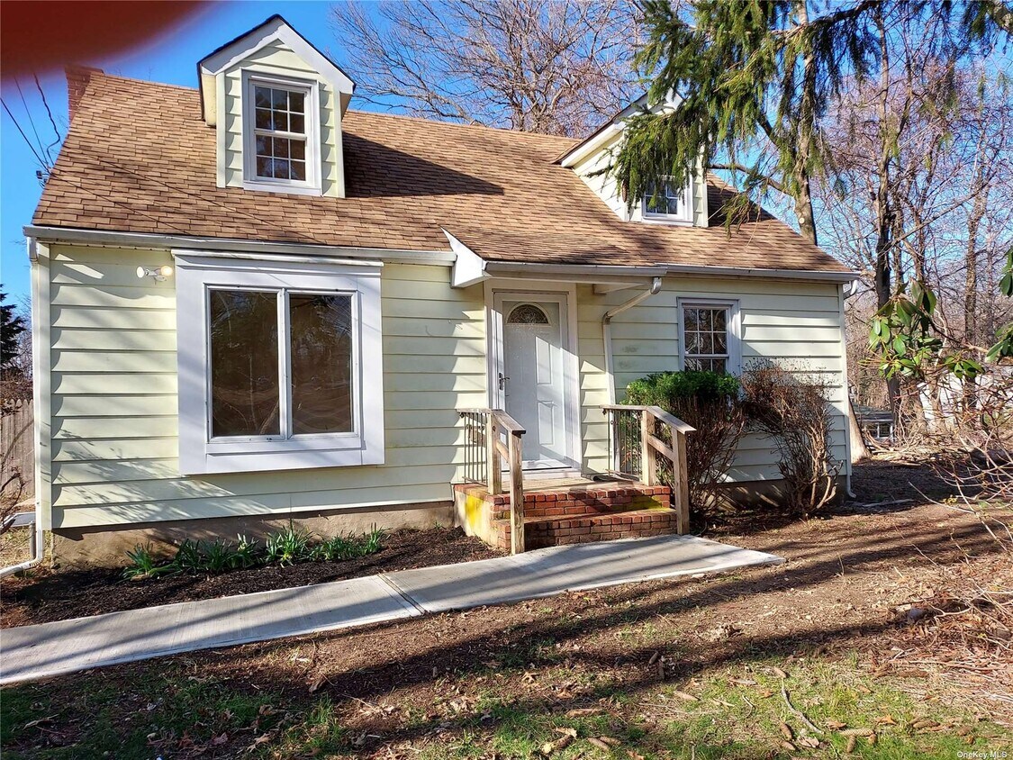 283 Lower Rocky Point Rd, Sound Beach, NY 11789 House Rental in Sound Beach, NY