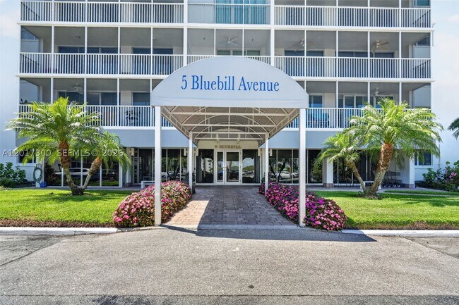 Foto del edificio - 5 Bluebill Ave