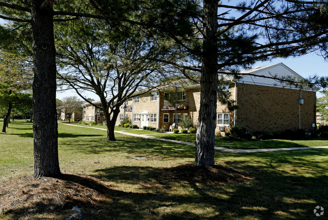 Building Photo - Princeton Arms North