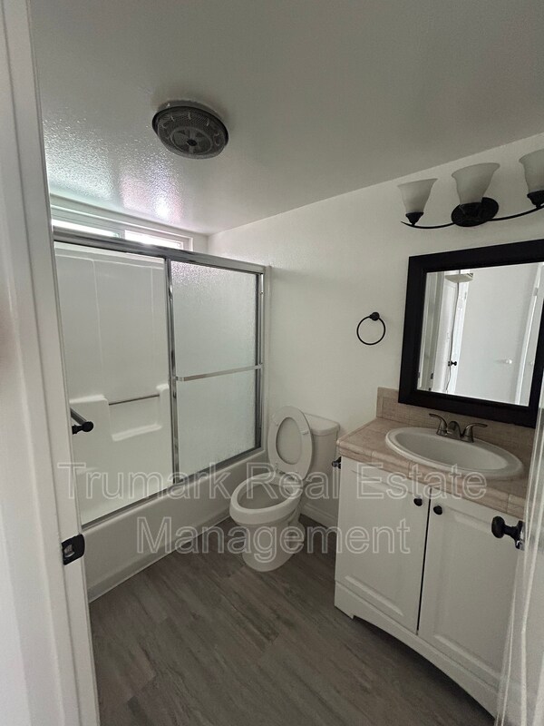 Foto del edificio - 1122 E Elk Ave