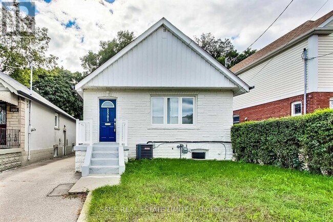 Photo du bâtiment - 2505 Gerrard St E