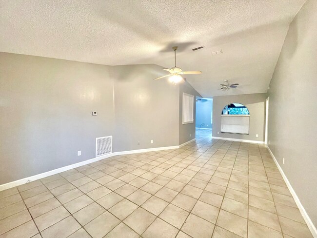 Photo - 10026 Chesham Dr House