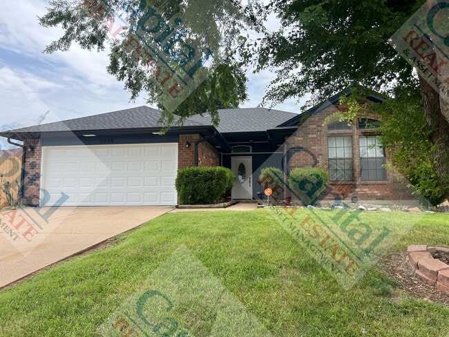 Building Photo - Charming 3 Bedroom