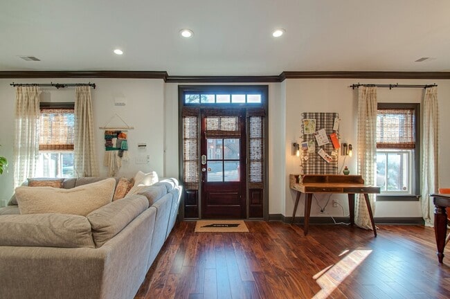 Foto del edificio - 2110 Acklen Ave