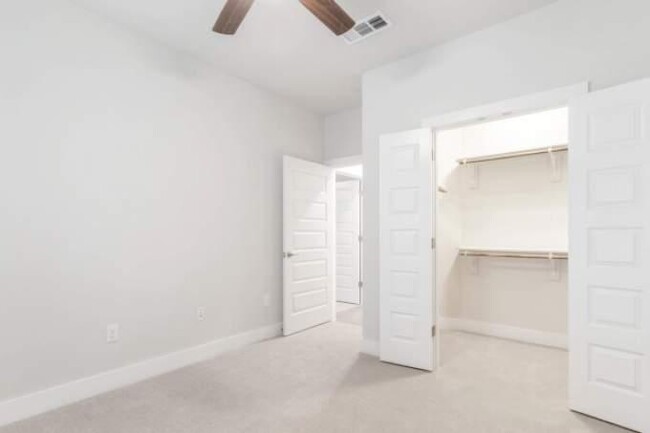 Foto del edificio - 1 bedroom in Austin TX 78741