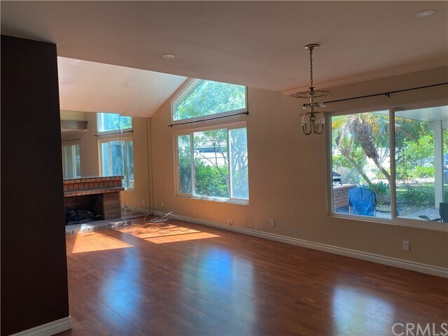Building Photo - 1753 N Rosewood Way
