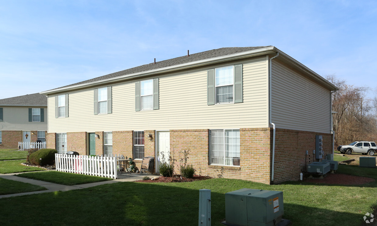 Building Photo - Fairoaks Apartments