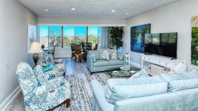Building Photo - 1255 E Peppertree Dr