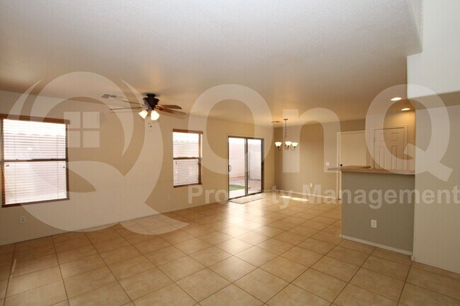 Building Photo - 5840 E Hoover Ave