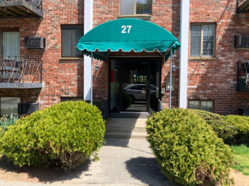 Primary Photo - 678 Plain St