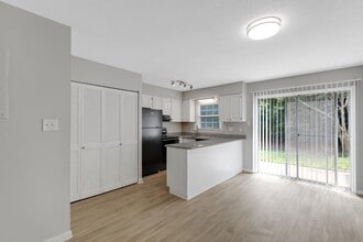 Newly Renovated Kitchen with Granite - Williamsburg Manor