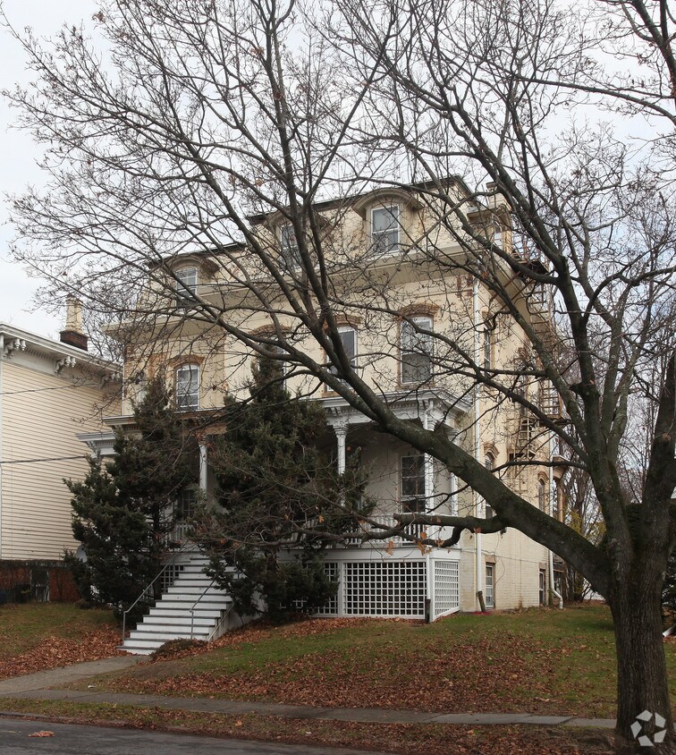 Foto del edificio - 58 Fair St