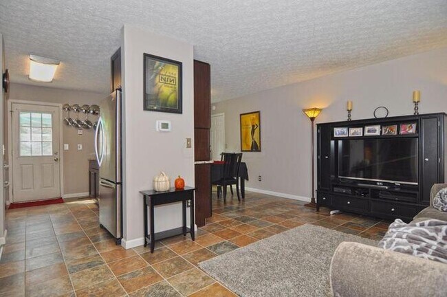 Building Photo - Worthington 3 BR Home